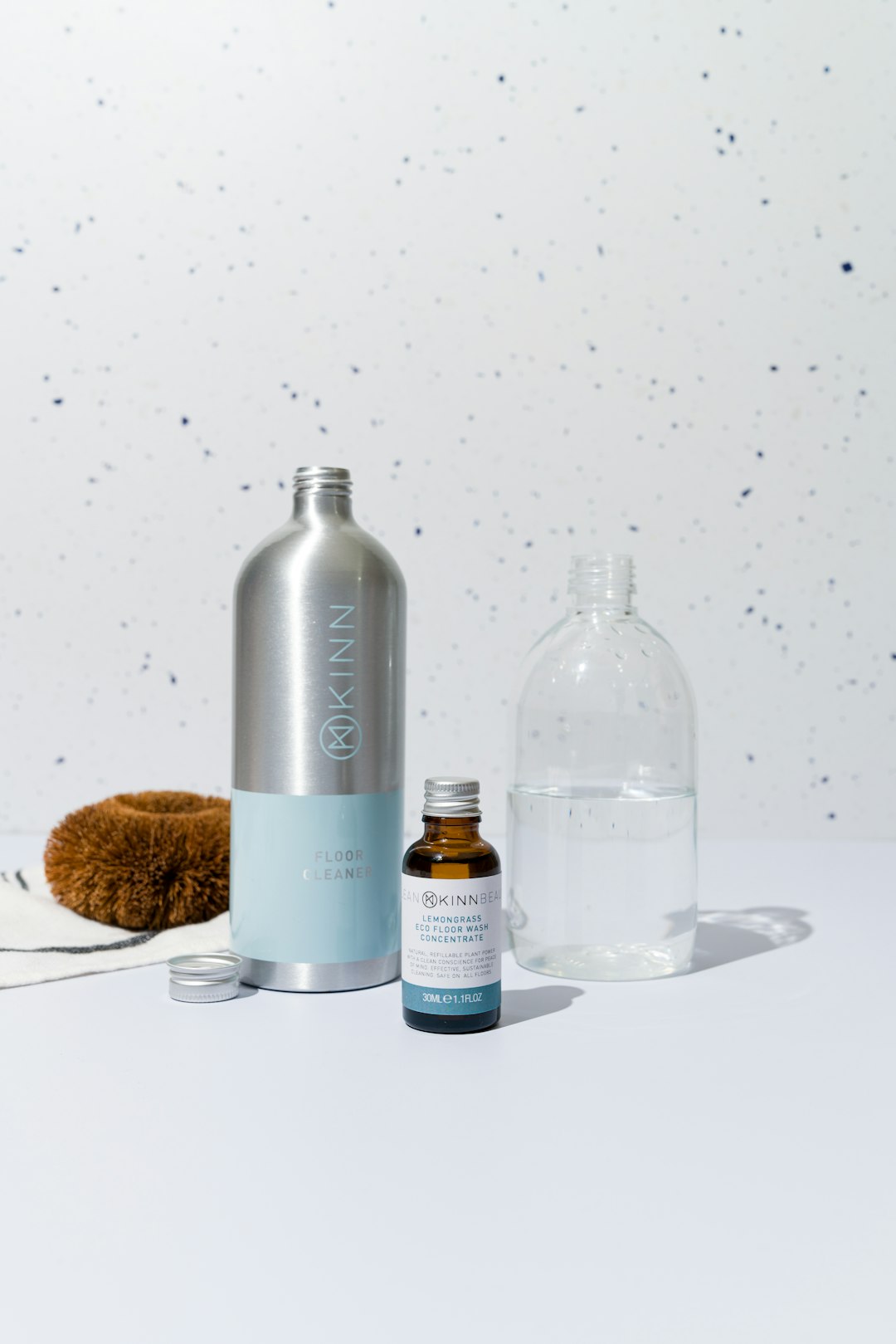 Plastic free concentrated floor wash by KINN Living, photographed by Agnes Troszt www.sandvisuals.com